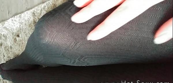  Goddess is showing her feet in pantyhose